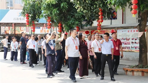 梧州市人大常委会副主任曾健勇率梧州市人大代表（万秀代表团）莅临百裕集团开展年中专题调研